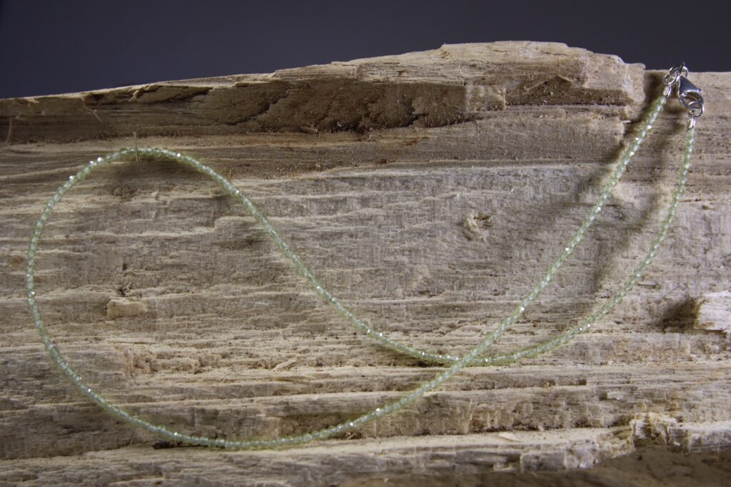 Peridoot ketting 2 mm