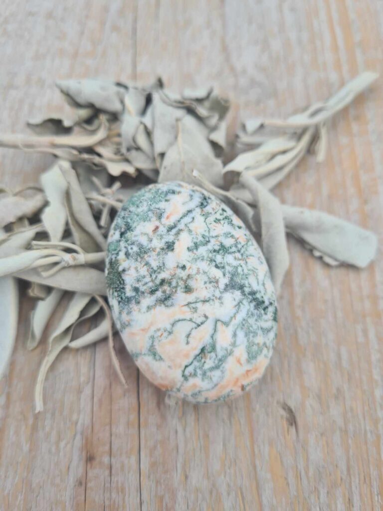 Groene Heulandiet met stilbiet