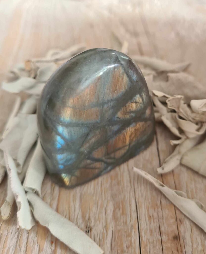 Labradoriet sculptuur 4 5 x 4 cm