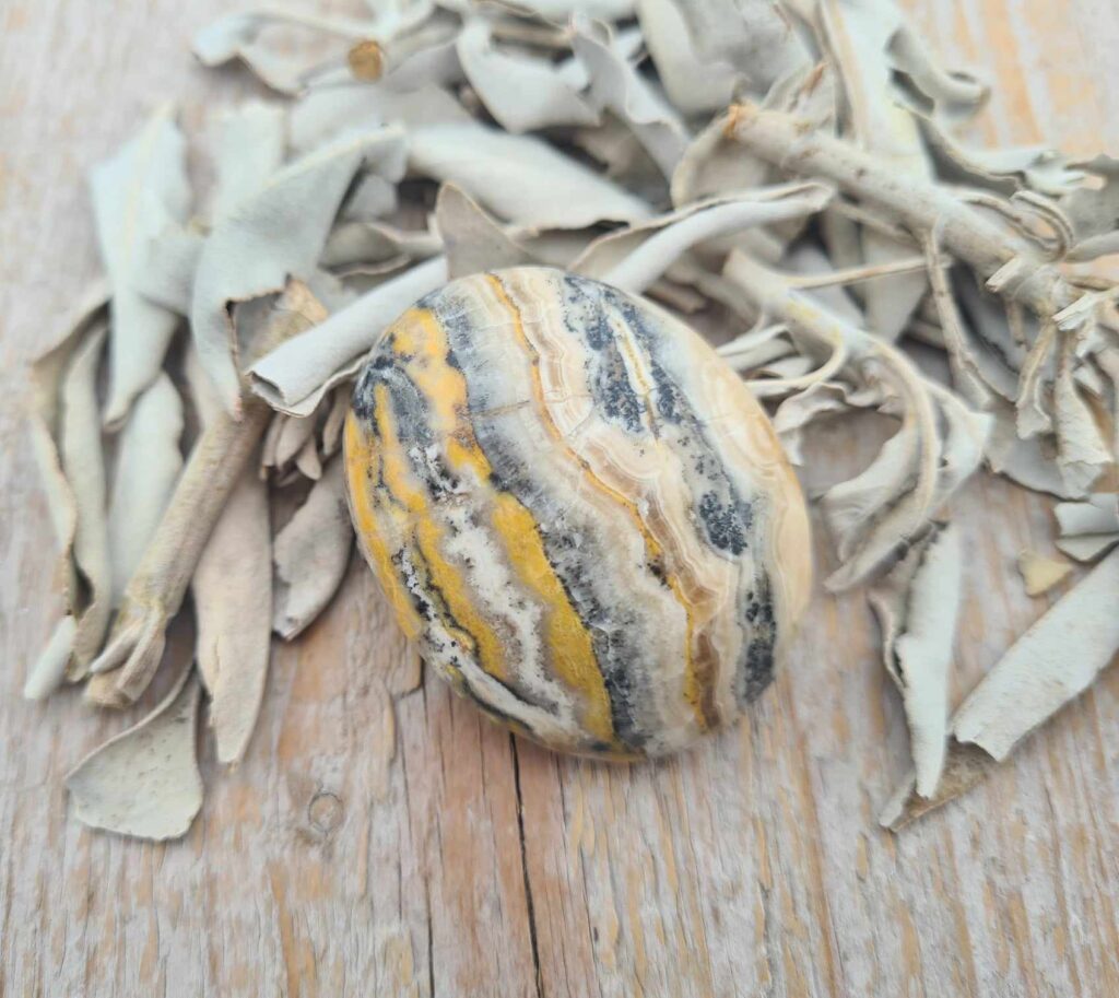 Eye of the storm calciet