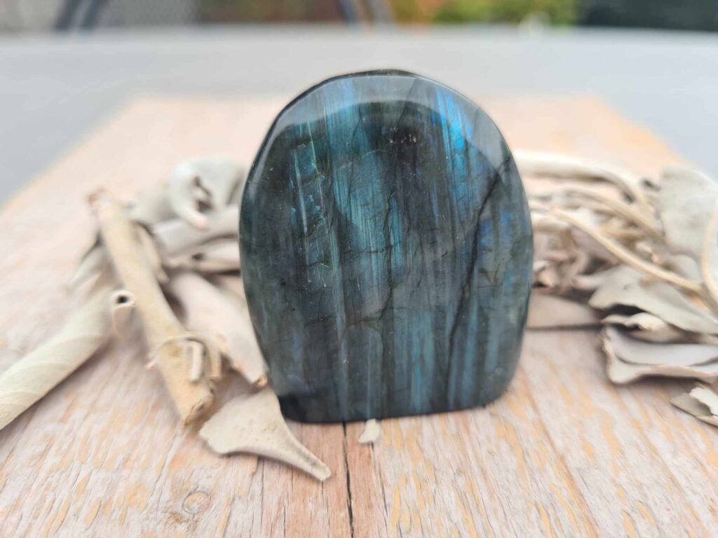 Labradoriet sculptuur klein 10