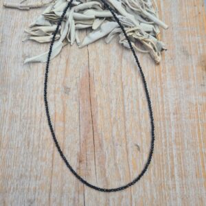 Zwarte Obsidiaan 2 mm 45 cm facet geslepen