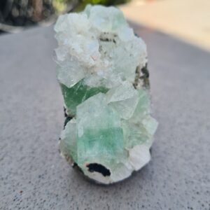 Aqua groene Apofylliet met witte Chalcedoon