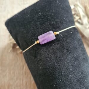 Armband amethist (rechthoekig) op macramé draad