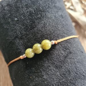 Groene jade op satijndraad