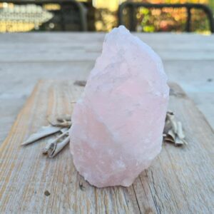 Rozenkwarts sculptuur 379 gram