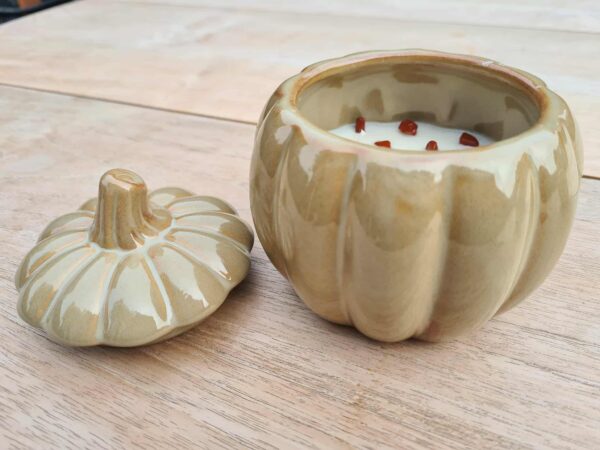 Pompoen met kaars en Rode Jaspis steentjes (beige) - Afbeelding 2