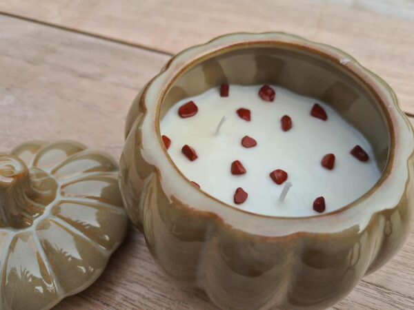 Pompoen met kaars en Rode Jaspis steentjes (beige) - Afbeelding 3