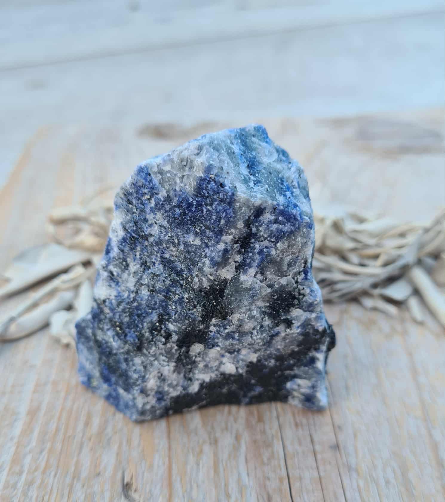 Sodaliet ruw 191 gram