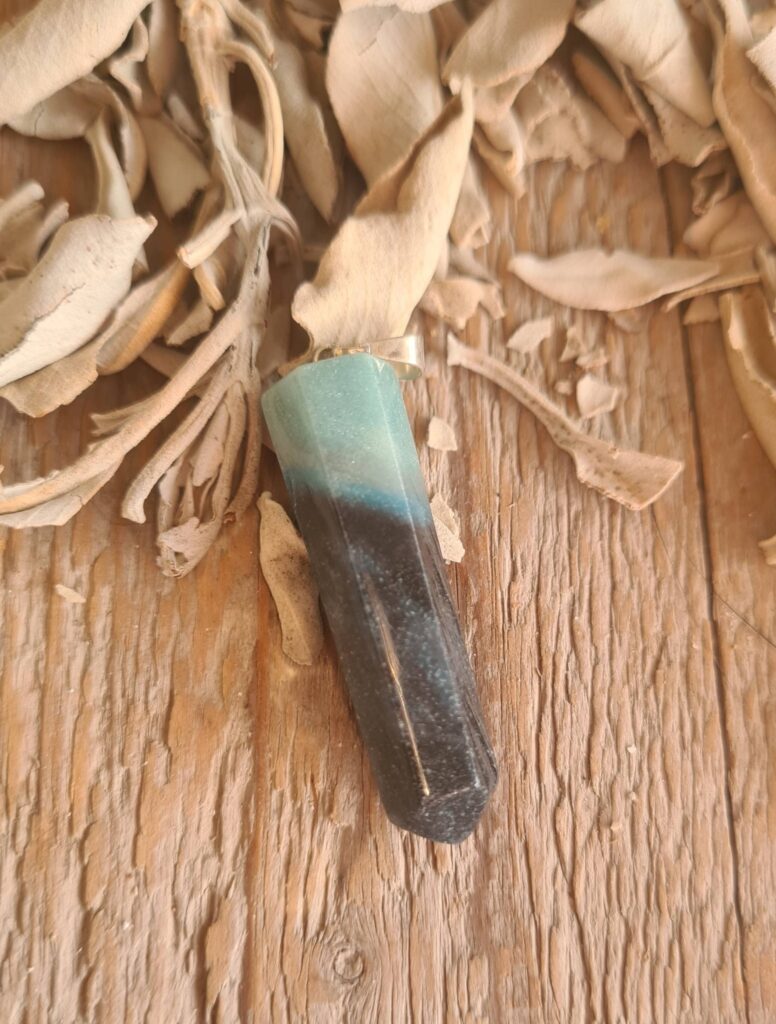 Blauwe paraiba kwarts hanger