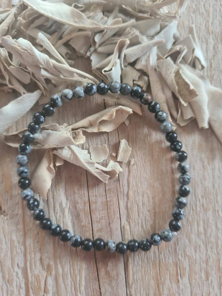 Sneeuwvlok obsidiaan armband 4 mm