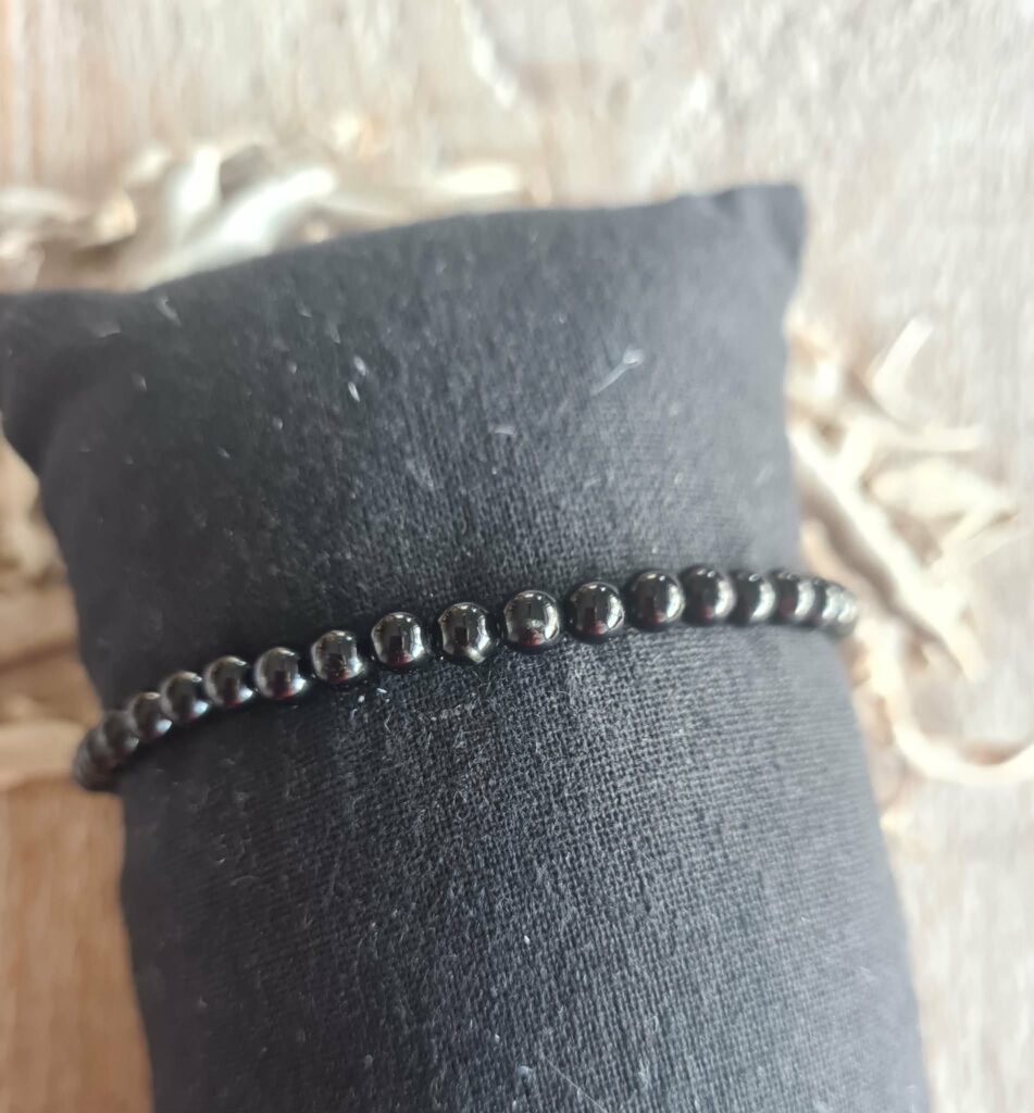 Zwarte toermalijn 4 mm