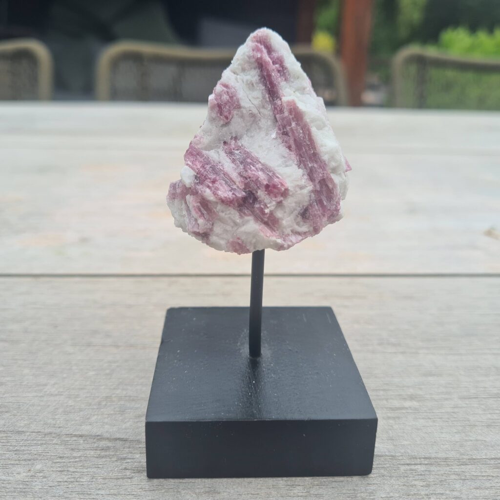 Roze toermalijn standaard