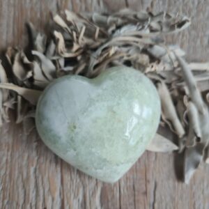 Geelgroen calciet hart