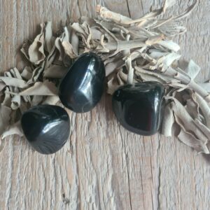 Zwarte onyx knuffelsteen