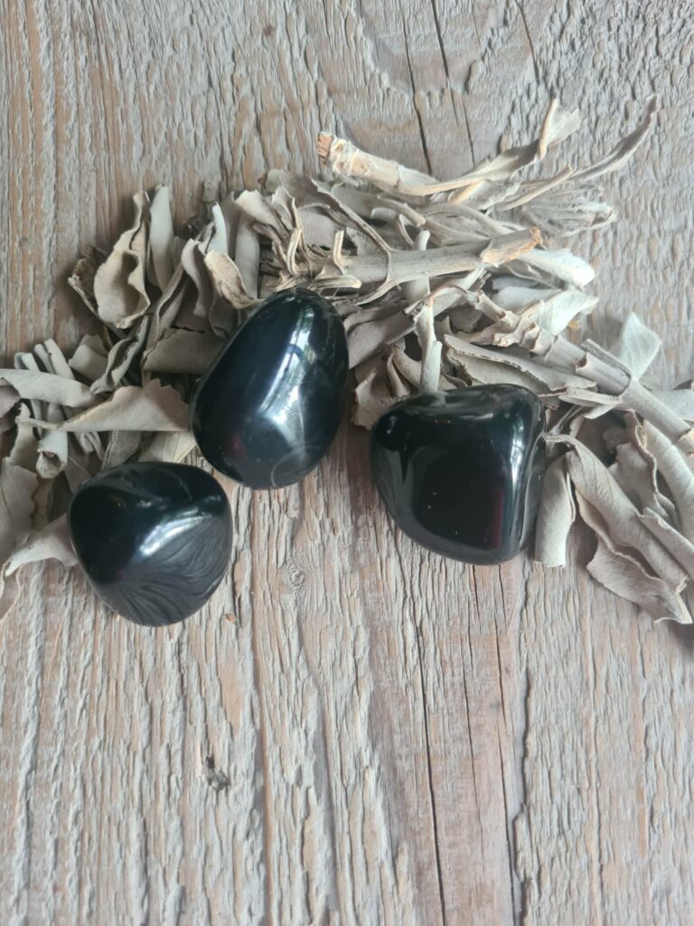 Zwarte onyx knuffelsteen
